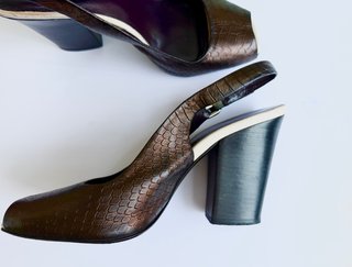Zapatos Tacon Laurèl Piel Grabada T39