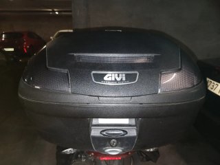 Baúl Givi Monolock System