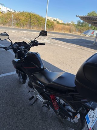 Honda CB125F Negra