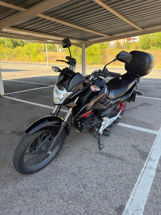 Honda CB125F Negra