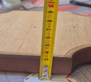 Cornice in legno marrone
