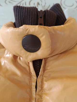 Anorak Kaporal Amarillo Grueso, escudo bordado