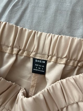 Camisa y pantalón beige cortos