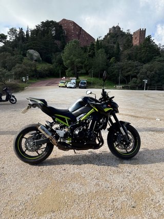 Kawasaki Z900 + traje y botas