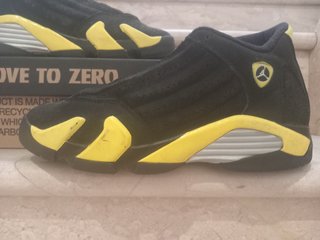 Jordan Negro y Amarillo