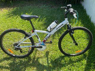 Bicicleta BTWIN blanca
