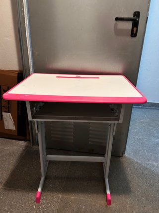 Escritorio con silla , infantil