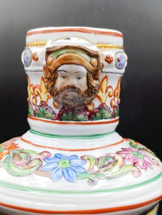 Jarrón estilo capodimonte Porcelana Italiana