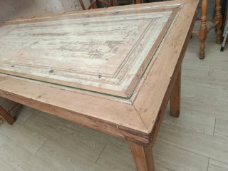 Mesa de madera rústica