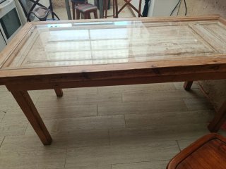 Mesa de madera rústica