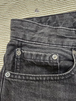 Pantalón vaquero negro