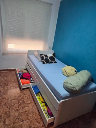 Cama juvenil con cajones