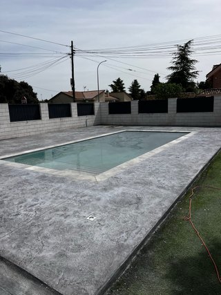 Pavimento hormigón impreso y pulido Muros