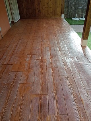 Pavimento hormigón impreso y pulido Muros
