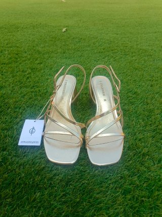 Sandalias Stradivarius Talla 38 Doradas