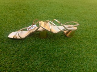 Sandalias Stradivarius Talla 38 Doradas