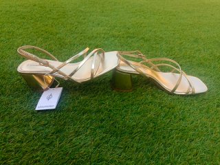Sandalias Stradivarius Talla 38 Doradas