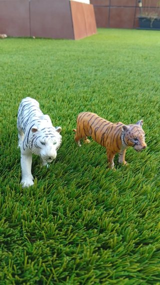 Tigres de juguete (2 unidades)