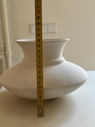 Jarrón de cerámica blanco