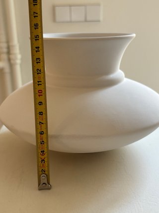Jarrón de cerámica blanco