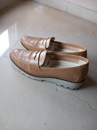 Zapatos planos de piel cómodos color beige