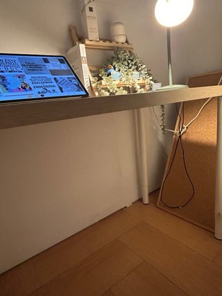 Escritorio madera y blanco con 5 cajones