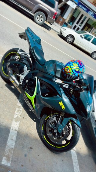 Suzuki GSX-R 600 - siempre duerme en garaje