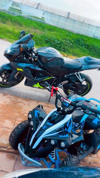 Suzuki GSX-R 600 - siempre duerme en garaje