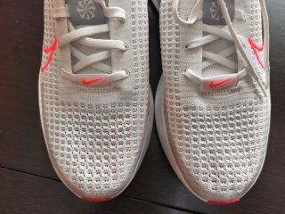 Nike Interact Run Talla 44 Blanco/Naranja