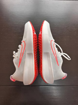Nike Interact Run Talla 44 Blanco/Naranja