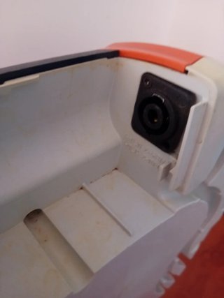Batería Stihl AR3000 para reparar con cable