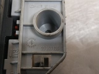 CAJA RELES / FUSIBLES OPEL MERIVA Cosmo 93363136