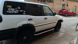 Nissan Terrano II 2000