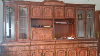 Armario de salón madera y cristal