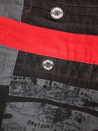 Falda Desigual Negra y Roja