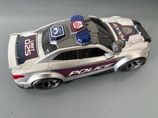 Coche de policía de juguete