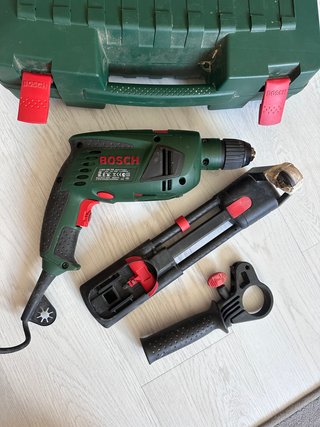 Taladro percutor Bosch PSB 650 RA + maletín