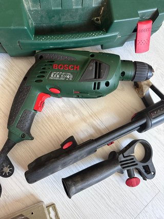 Taladro percutor Bosch PSB 650 RA + maletín