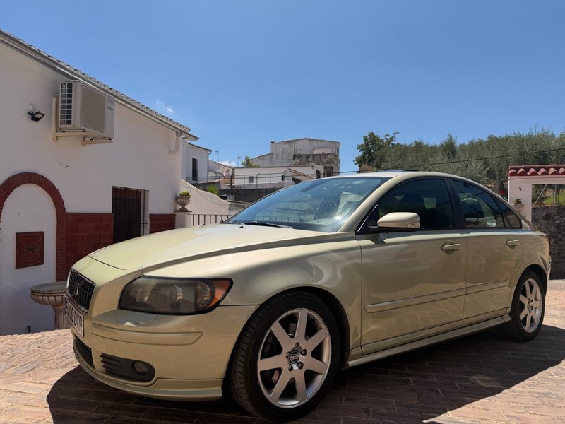 Volvo S40 - foto 1