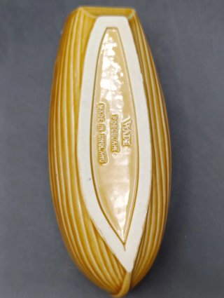 Figura bote  y pescador porcelana inglesa Wade