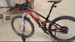 Bicicleta de carbono KTM