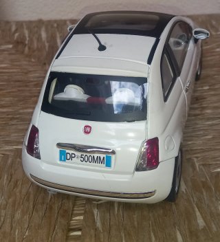 MODELLINO NUOVA FIAT 500 SCALA 1/18 MONDO MOTORS