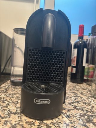 Macchina da caffè Nespresso DeLonghi automatica nera
