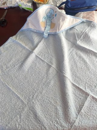 Toalla de baño para bebé con capucha
