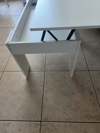 Mesa elevable blanca de madera