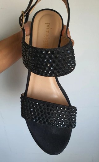 Sandalias cuña negras con strass