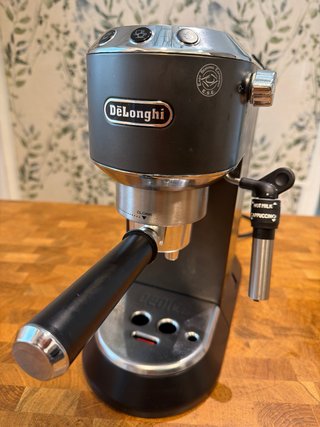 Macchina da caffè DeLonghi nera