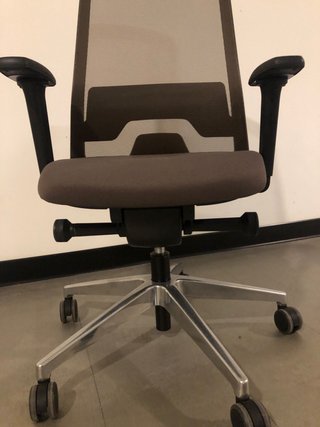 Silla de oficina ergonómica giratoria