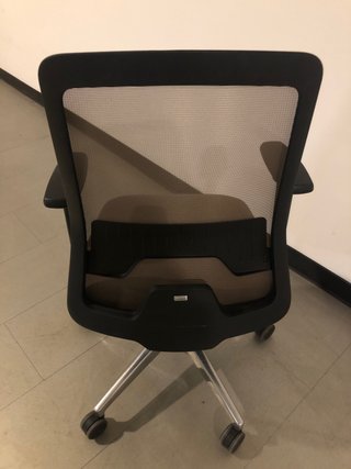 Silla de oficina ergonómica giratoria