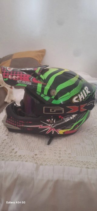 Casco SHIRO Hot Pistons